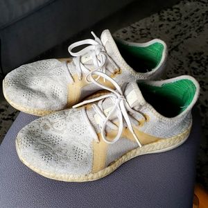 WHITE ADIDAS PUREBOOST X ELEMENT WOMEN SIZE 7 1/2 WHITE ATHLETIC SHOES